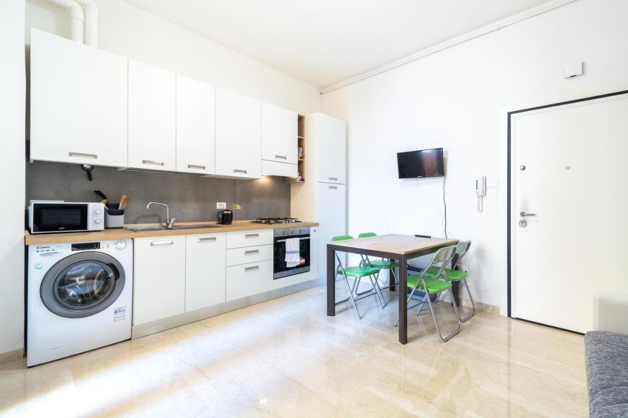 Housmart San Carlo 17 Apartment Bologna Ngoại thất bức ảnh